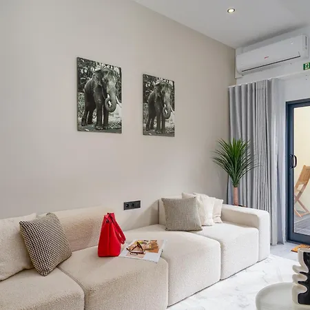 Serenia House - Two-bedroom By Wanderlust Madeira Hébergement de vacances *