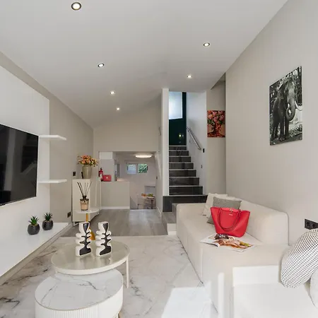 Serenia House - Two-bedroom By Wanderlust Madeira