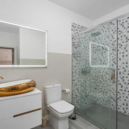 Serenia House - Two-bedroom By Wanderlust Madeira * Funchal (Madeira)